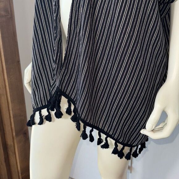 Le Lis Black and White Kimono Cardigan Size Large - Picture 3 of 14